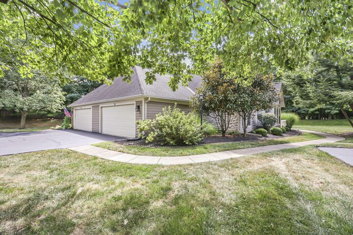 Property Photo:  132 Stonington Place  OH 43055 