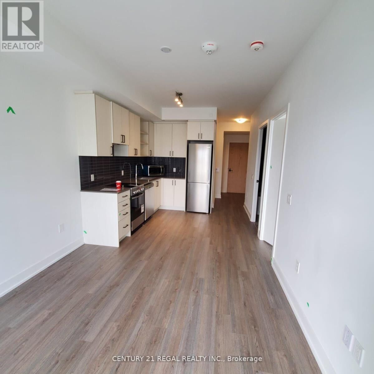 Property Photo: 50 George Butchart Drive 609 ON M3K 0C9