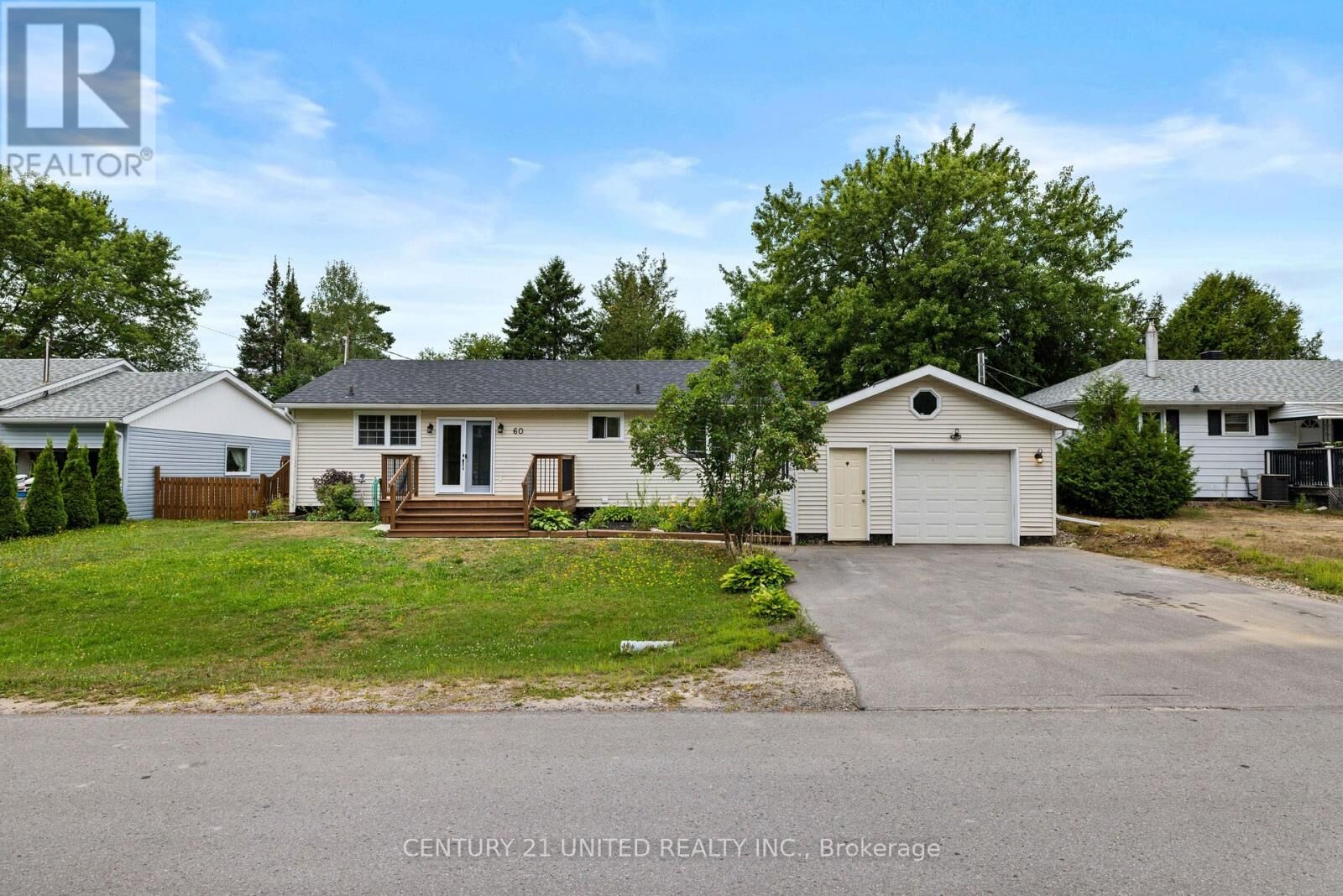 Property Photo: 60 Hemlock Street ON K0L 1M0