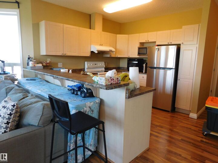 Property Photo: #402 9120 156 St NW AB T5R 1Y8