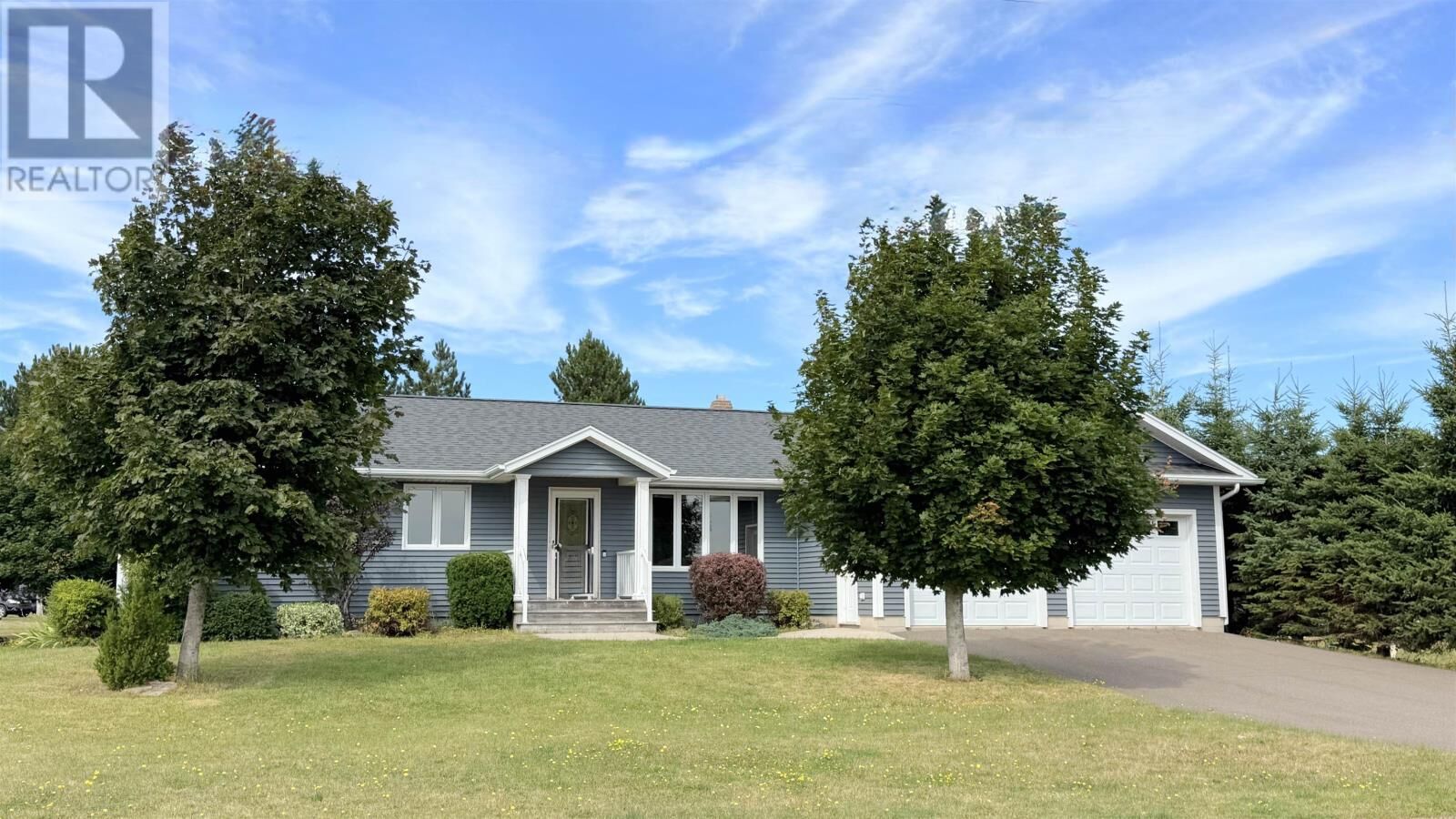 Property Photo: 368 Greenwood Drive PE C1N 6H9