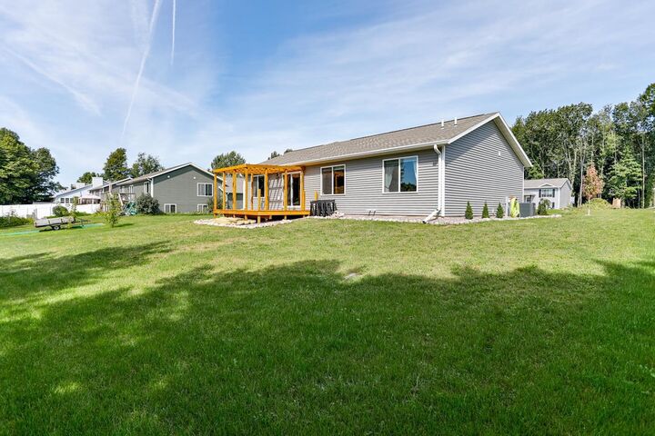 Property Photo: 816 Stone Ridge Drive WI 54455