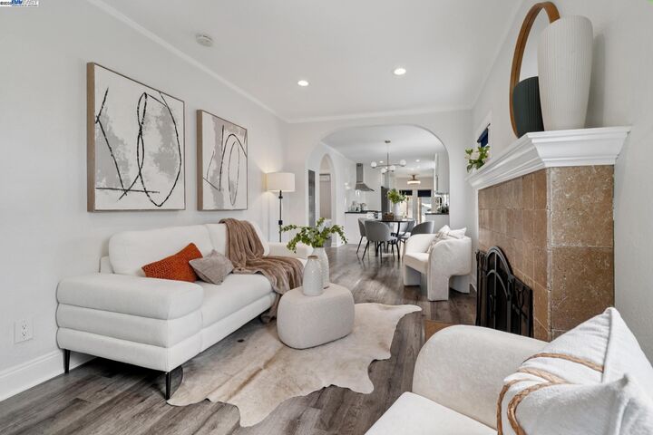 Property Photo: 9340 Thermal St CA 94605