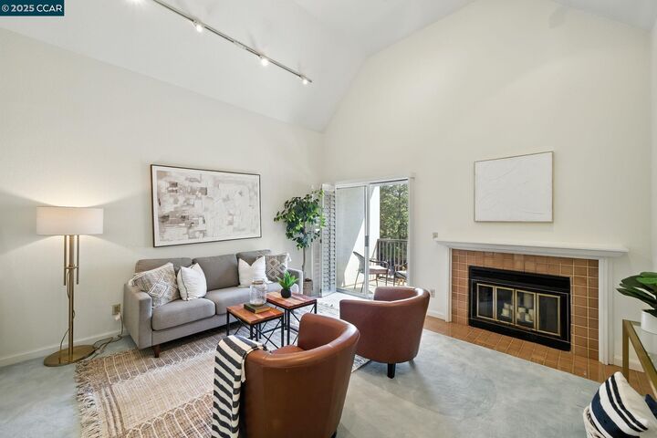 Property Photo: 3183 Wayside Plz 320 CA 94597