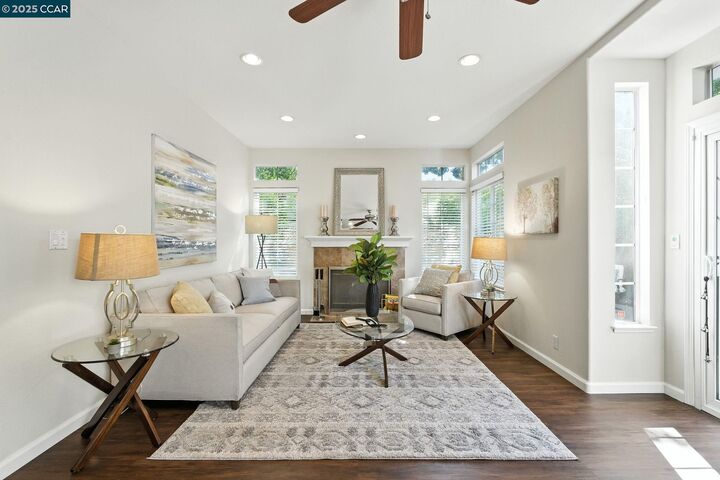 Property Photo: 89 Amberfield Ln CA 94506