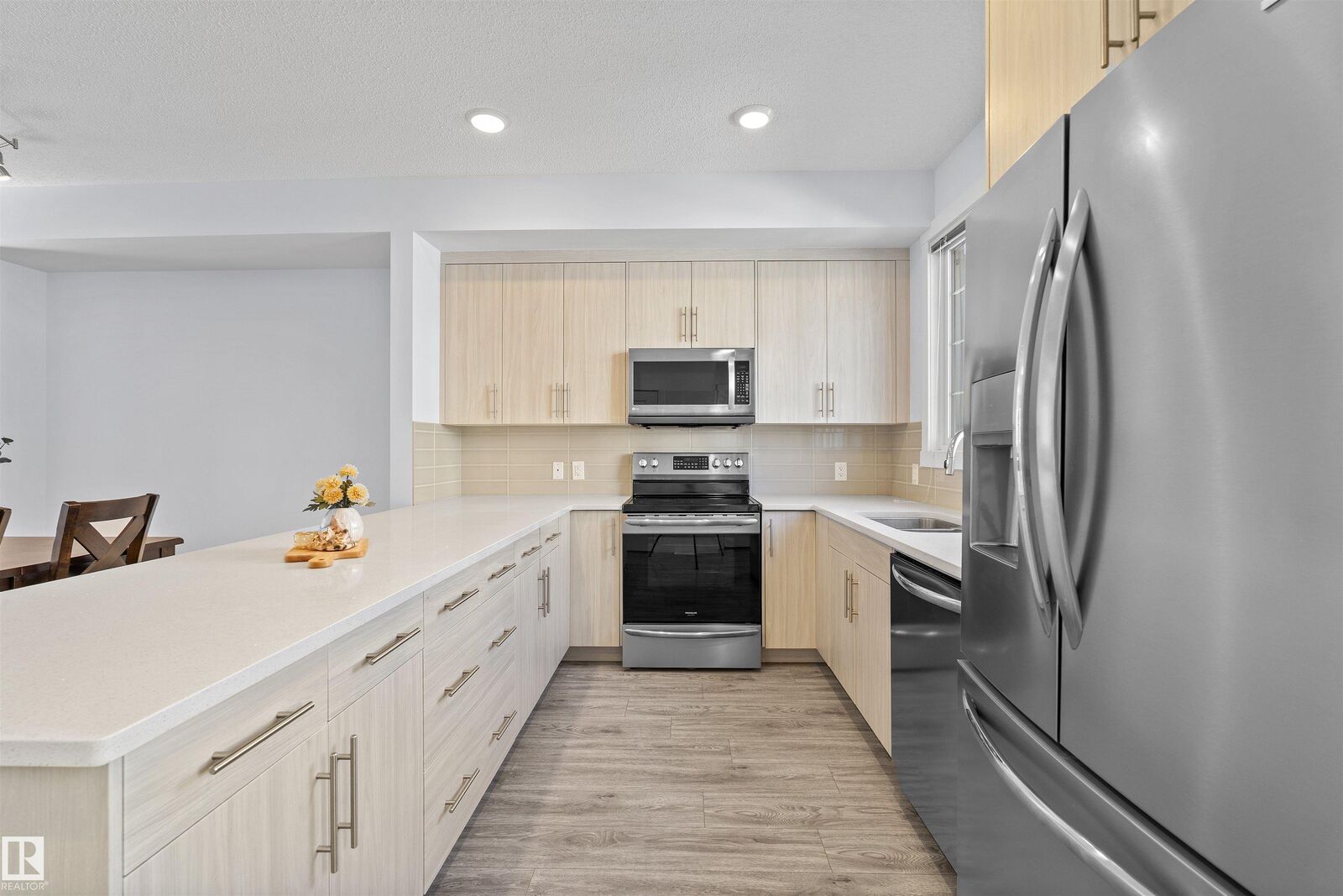 Property Photo: 753 Allard Boulevard SW AB T6W 3W5