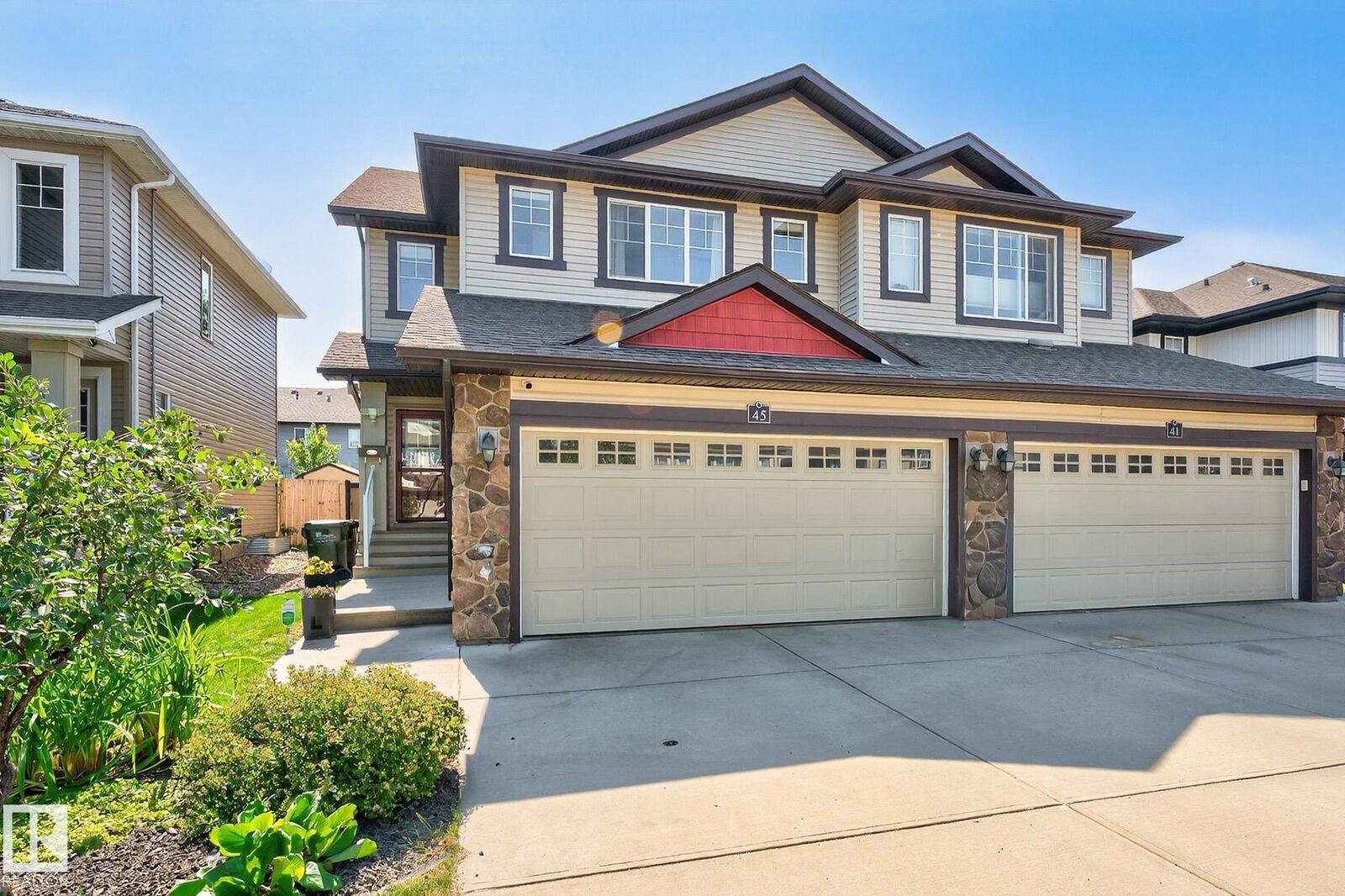 Property Photo: 45 Sunterra Way AB T8H 0R3