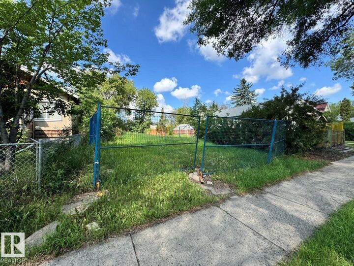 11144 97 Street NW  Edmonton AB T5G 1W8 photo