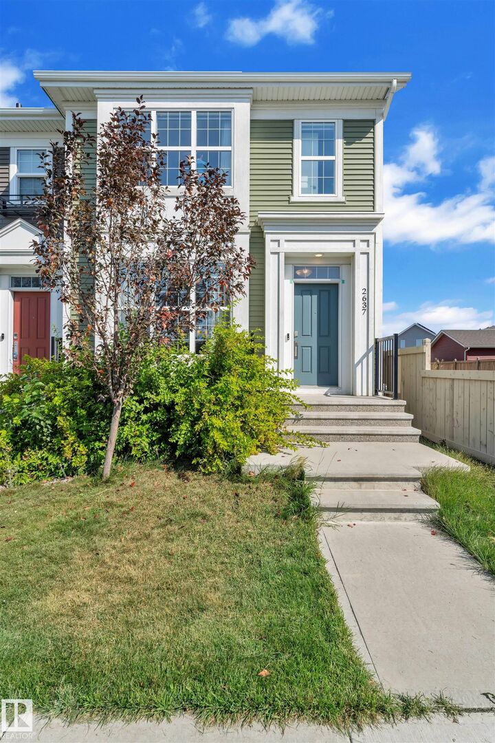 Property Photo: 2637 Maple Way NW AB T6T 2E9