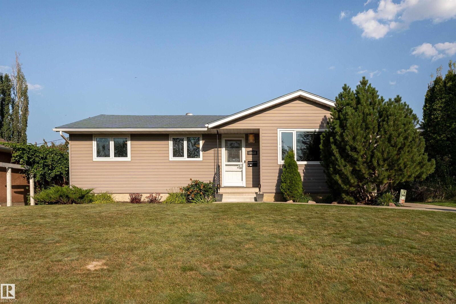 Property Photo: 10631 43 Street NW AB T6A 1V2