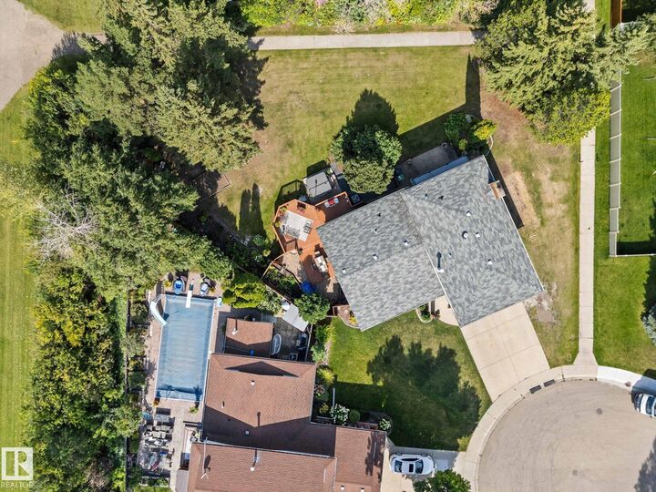 Property Photo:  9945 82 Street  AB T8L 3E6 