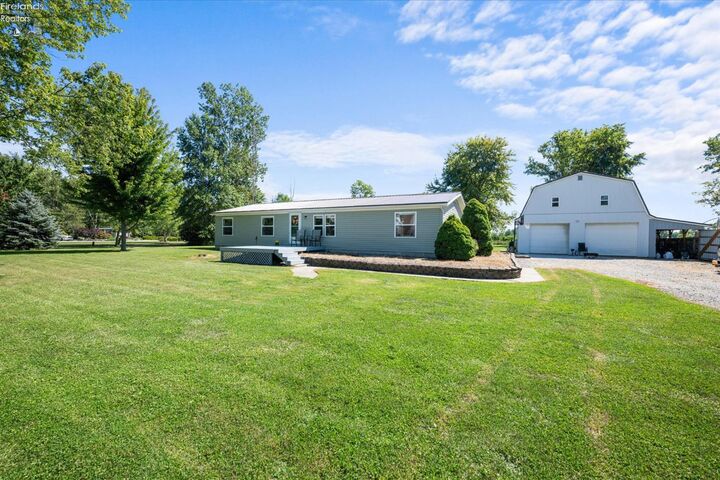 Property Photo: 2400 W Sandy Lane OH 43452