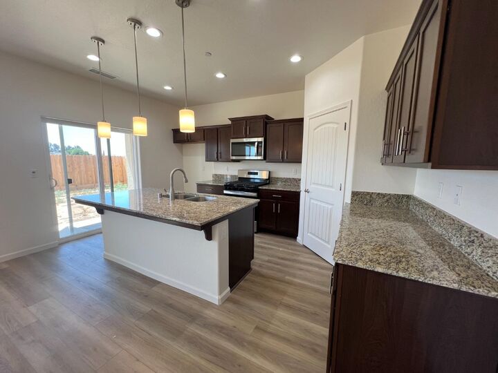 Property Photo:  1484 Concord Way Lt 37  CA 93618 
