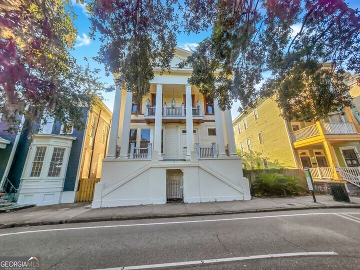 Property Photo:  808 Drayton Street  GA 31401 
