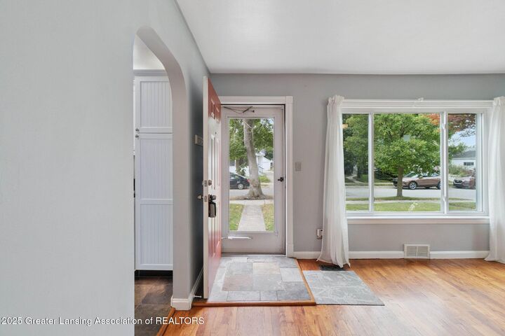 Property Photo: 1919 Clifton Avenue MI 48910