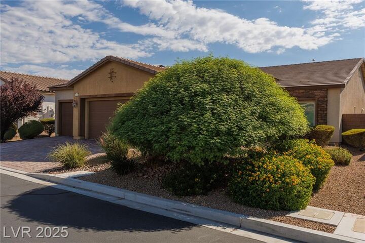 Property Photo: 5940 Jasper Ridge Street NV 89130