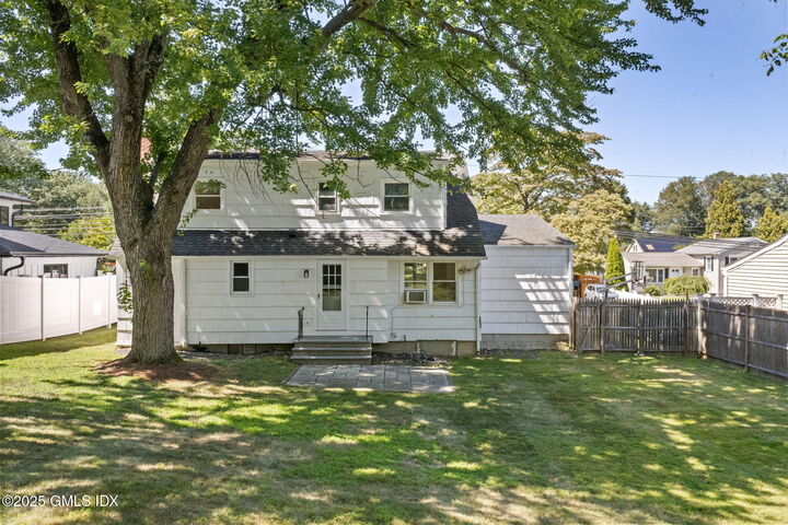 Property Photo:  6 Bonan Drive  CT 06878 