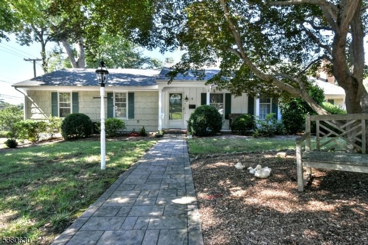 Property Photo: 1 Zimmerman Ct NJ 07432