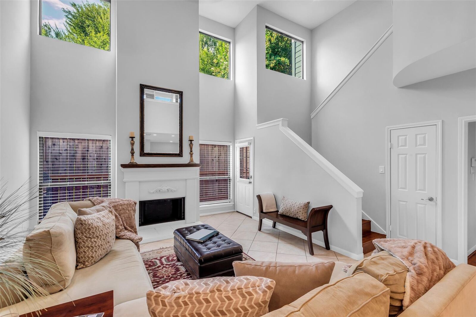Property Photo: 2555 Bering Drive 15 TX 77057