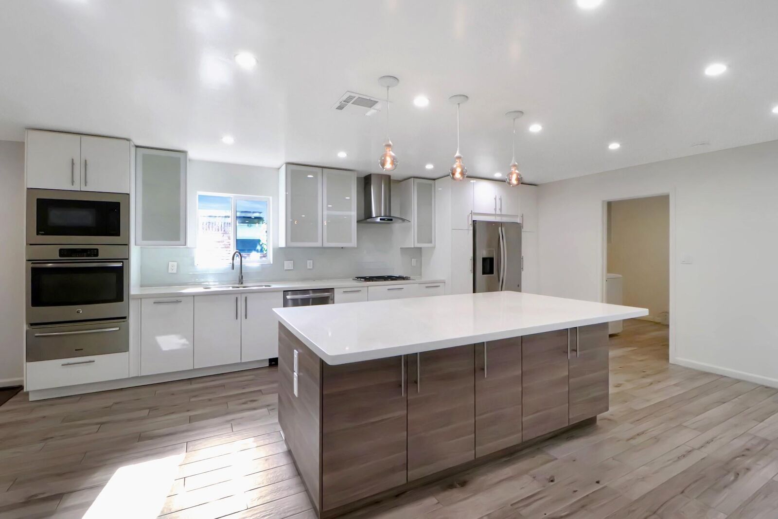 Property Photo: 5602 Sylmar Road TX 77081