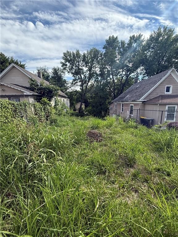 Property Photo:  4819 E 17th Street  MO 64127 