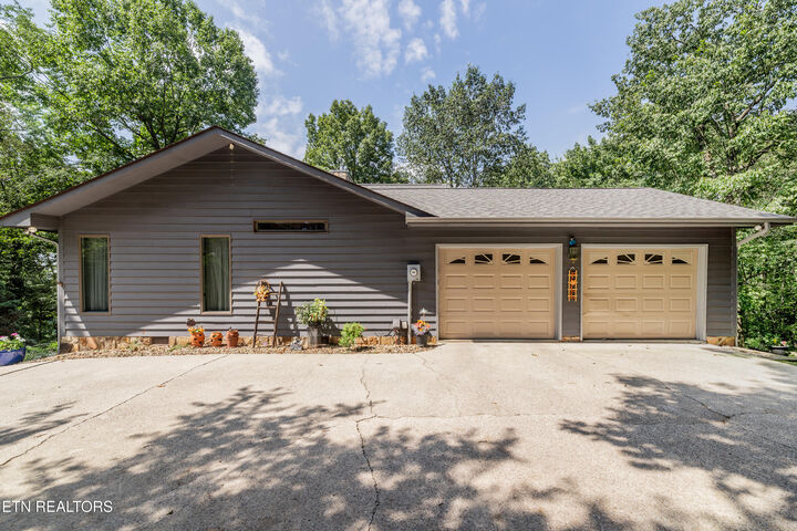 Property Photo: 128 W Hills Court TN 37748