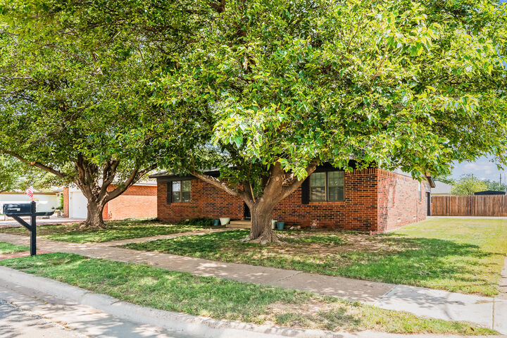 Property Photo:  8821 Flint Avenue  TX 79423 