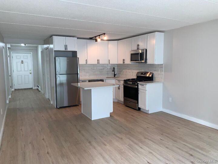85 N Middletown Road A9  Nanuet NY 10954 photo