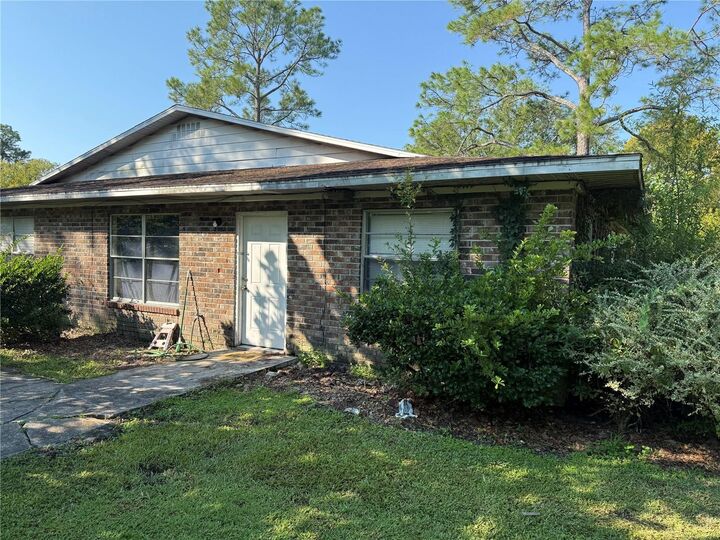 Property Photo: 5811 NW 23rd Terrace A,B,C,D FL 32653