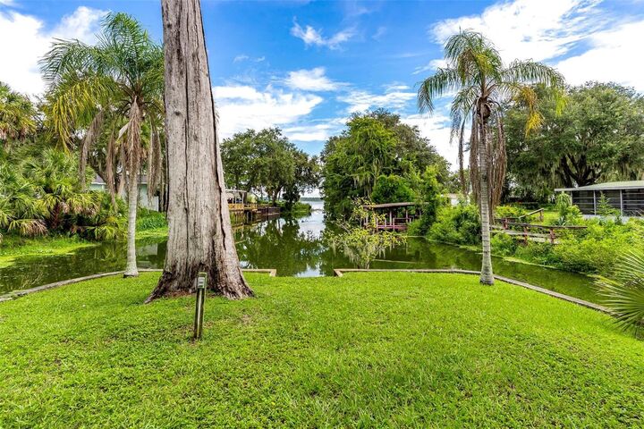 Property Photo: 1412 Cr 448A FL 33538