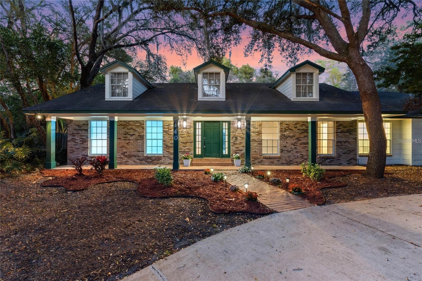 Property Photo: 140 Sweet Bay Circle FL 32746