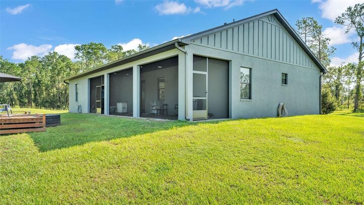 Property Photo: 18940 Commonwealth Avenue N FL 33868