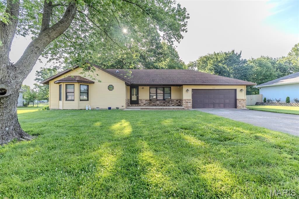 Property Photo:  1432 Lana Drive  MO 65536 