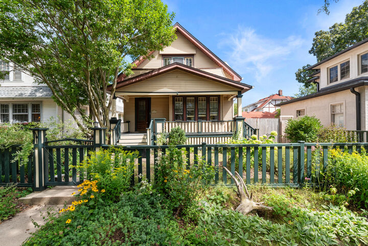 Property Photo: 3806 N Maryland Ave WI 53211