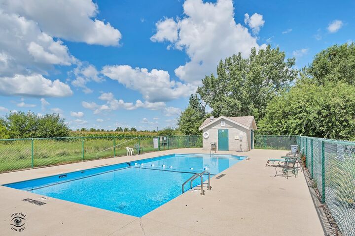Property Photo: 608 Huntington Court 608 IL 60914