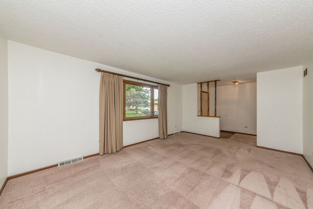 Property Photo: 829 Horseshoe Drive IL 60435