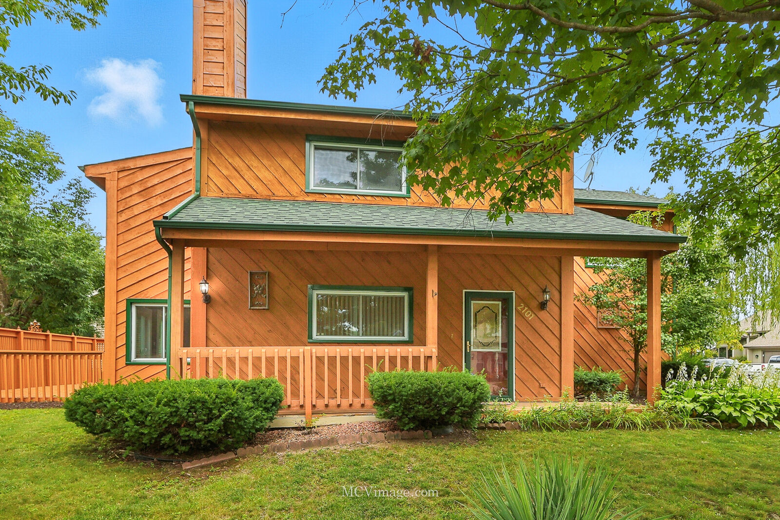 Property Photo: 2101 Babst Court IL 60532
