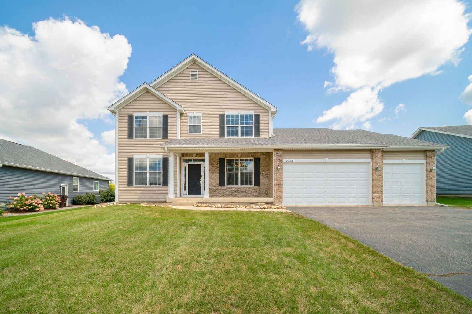 Property Photo: 2313 Tyler Trail IL 60051