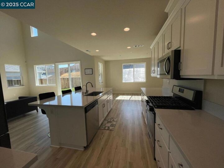 Property Photo: 5541 Promontory Way CA 94531