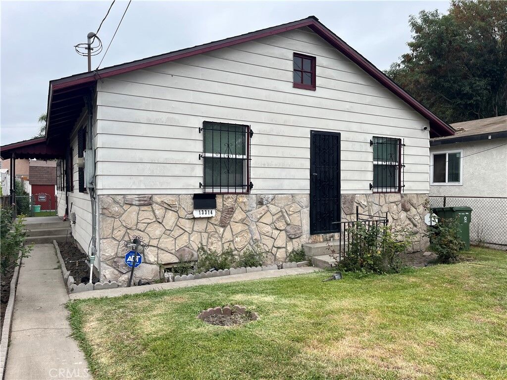 Property Photo: 13314 S Oleander Avenue CA 90222
