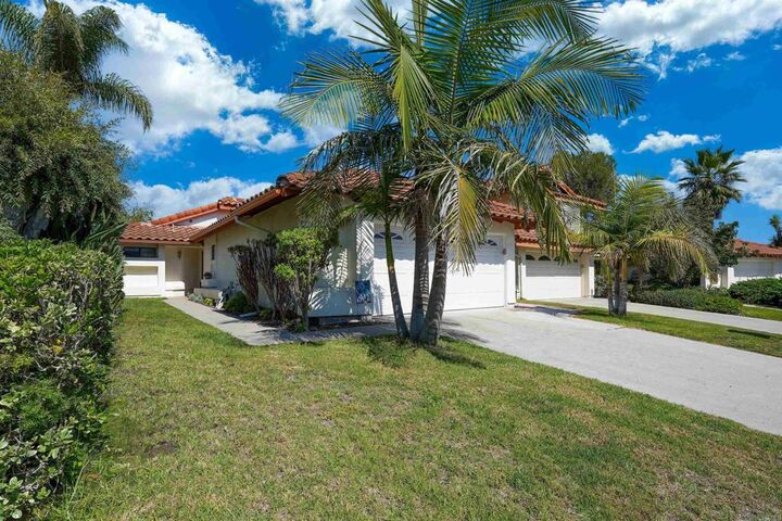 Property Photo: 15662 Caminito La Torre CA 92128