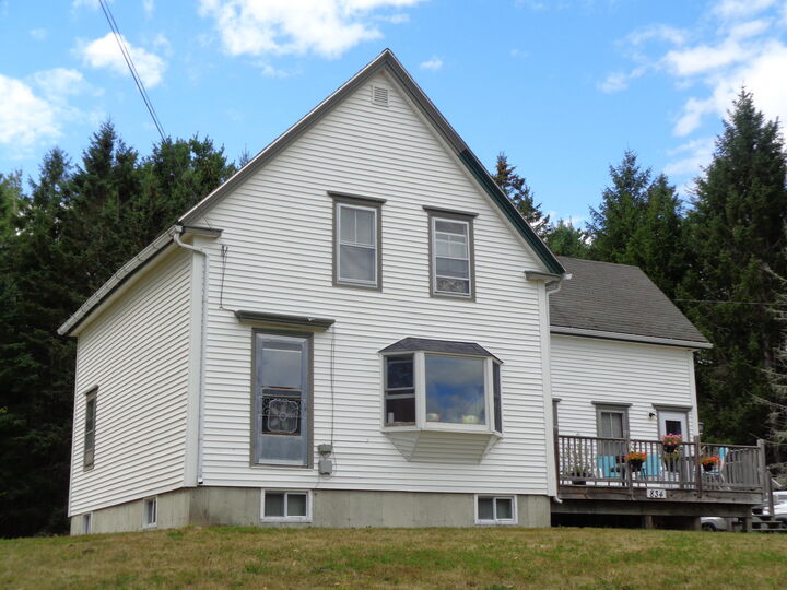 Property Photo: 834 W West Bay Road ME 04607