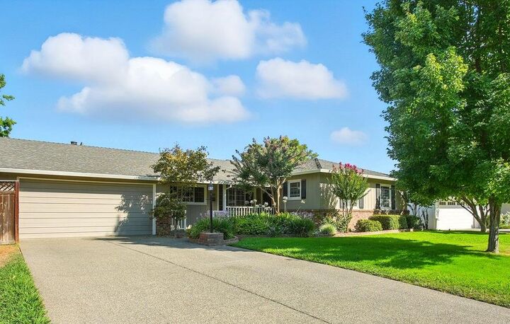 Property Photo: 4040 Cayente Way CA 95864