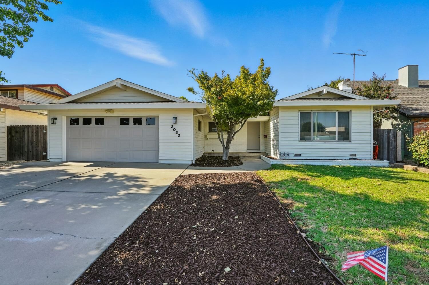 Property Photo: 3030 Notre Dame Drive CA 95826