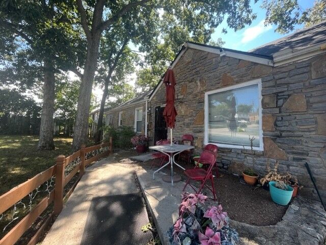 Property Photo:  2400 Old Matthews Rd  TN 37207 