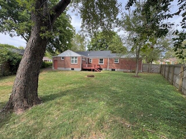 Property Photo: 2102 Avalon Dr TN 37216