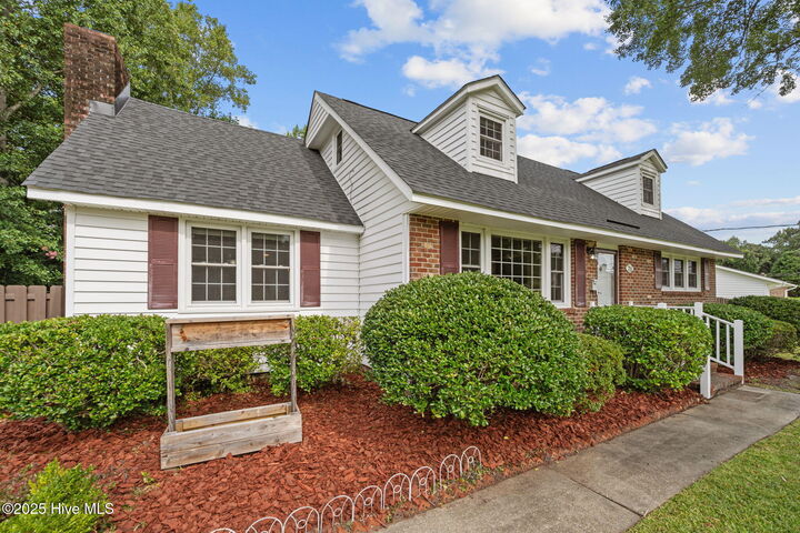 Property Photo:  718 Gardenview Drive  NC 28540 