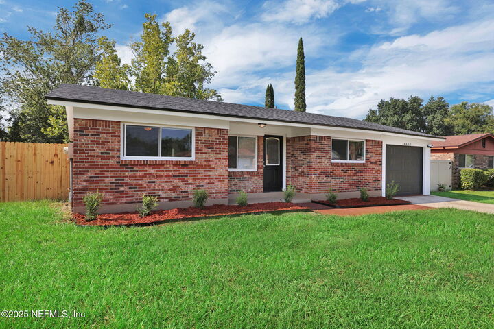 Property Photo:  4400 Bedivere Road  FL 32208 