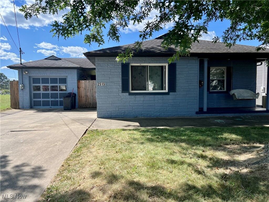 Property Photo: 2515 Fairview Avenue WV 26104