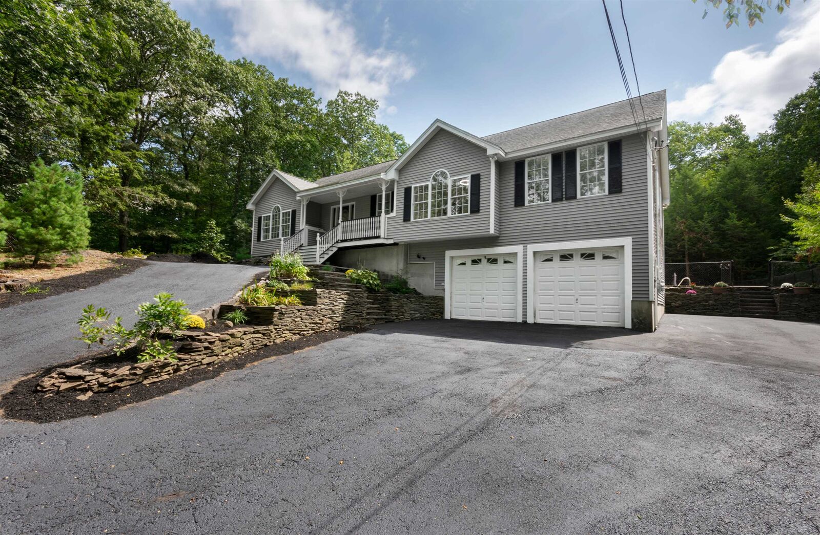 Property Photo:  57 Governor Dinsmore Road  NH 03087 